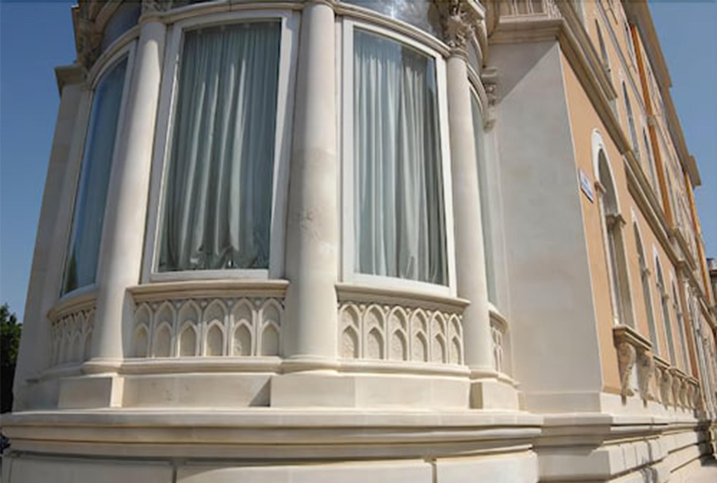 Grand Hotel Ortigia Syracuse Esterno foto The window of the former home of the Duke of Grafton, 10 Carlton Gardens