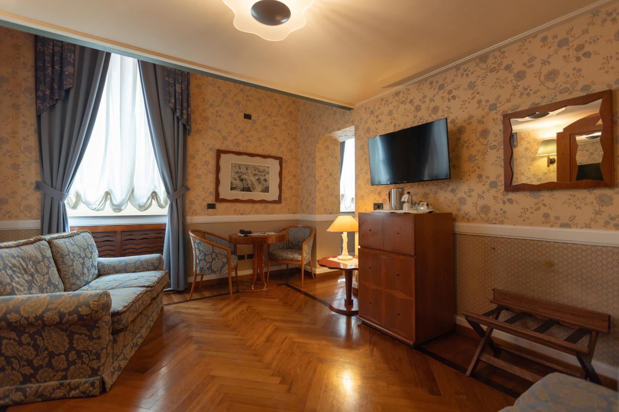 Grand Hotel Ortigia Syracuse Esterno foto A room at the hotel