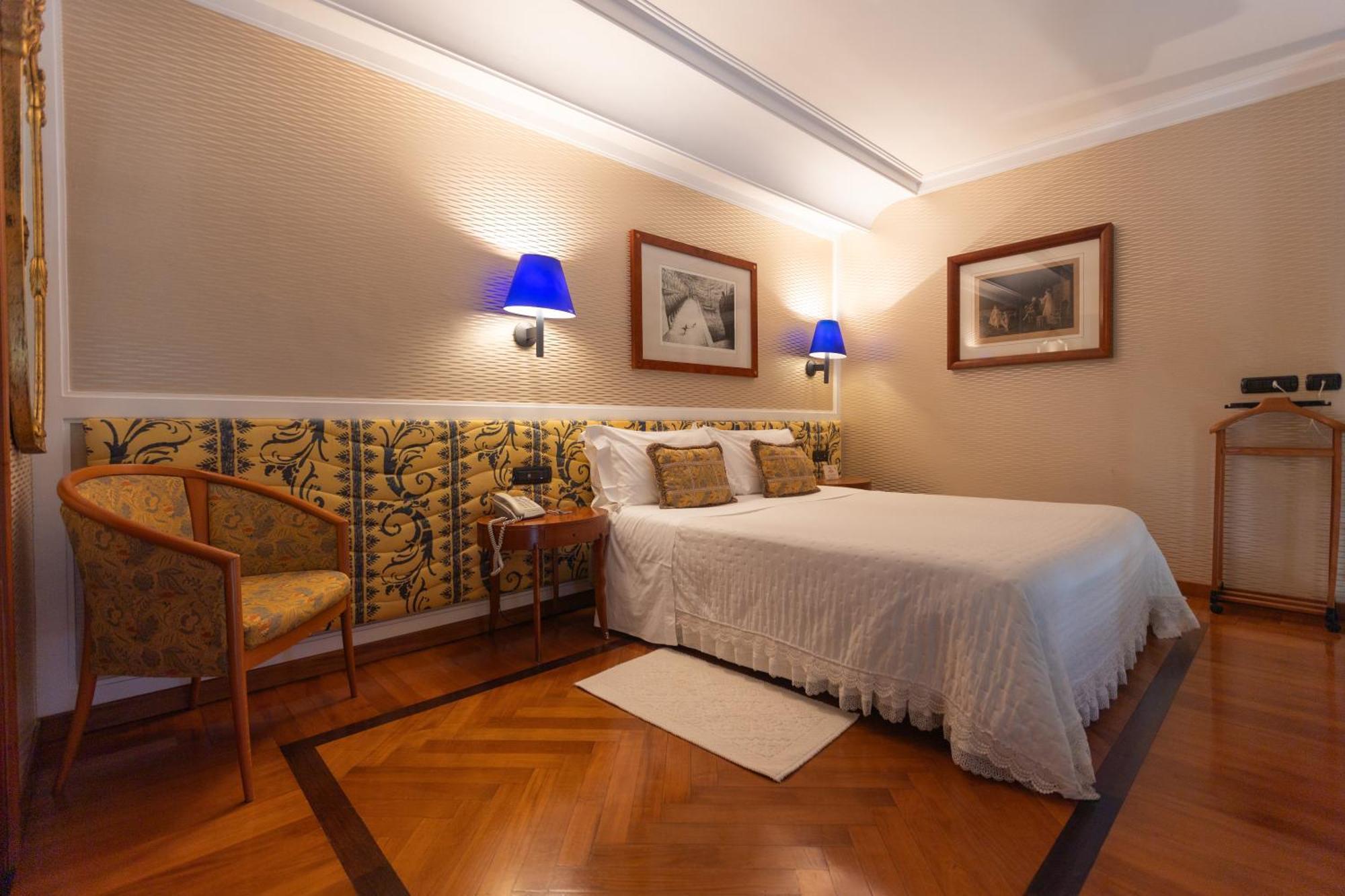 Grand Hotel Ortigia Syracuse Esterno foto A room at the hotel