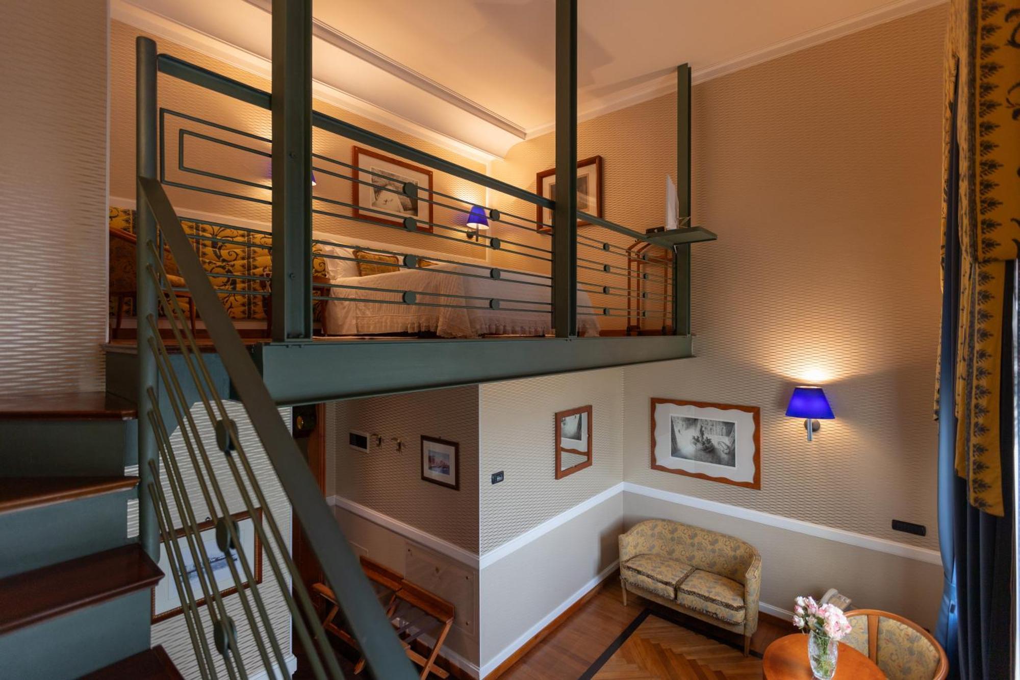Grand Hotel Ortigia Syracuse Esterno foto A suite at the hotel