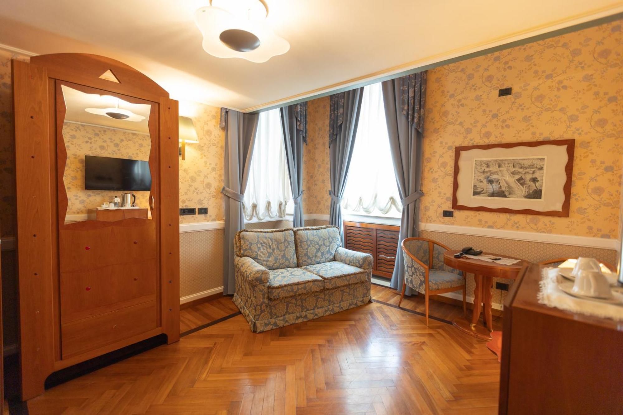 Grand Hotel Ortigia Syracuse Esterno foto A room at the hotel